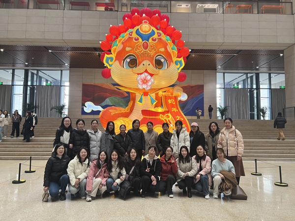 感悟工匠精神，綻放巾幗芳華——農(nóng)墾中心開展慶“三八”主題活動